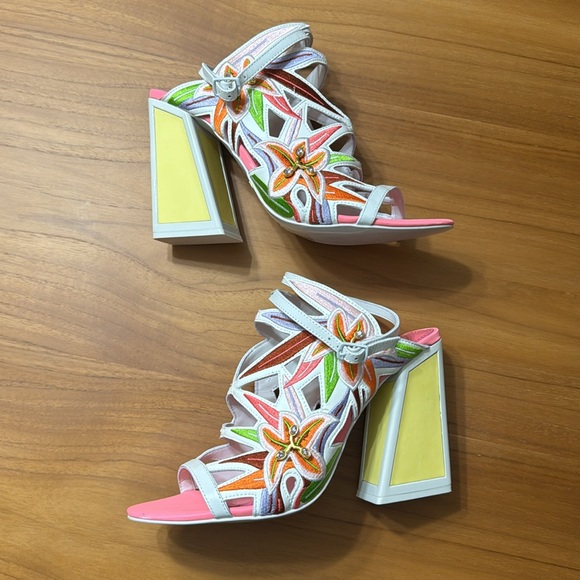 Kat Maconie Calypso kicker heels in pastel floral - Picture 5 of 7